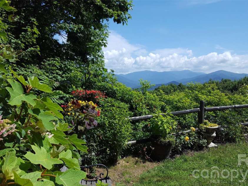 126 Wildflower Cove Drive, Swannanoa, NC 28778.  MLS# CAR4345693, YatesRealty ID 11052. 