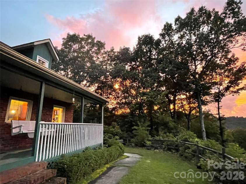 126 Wildflower Cove Drive, Swannanoa, NC 28778.  MLS# CAR4345693, YatesRealty ID 11052. 
