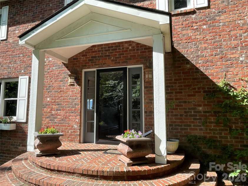 126 Wildflower Cove Drive, Swannanoa, NC 28778.  MLS# CAR4345693, YatesRealty ID 11052. 