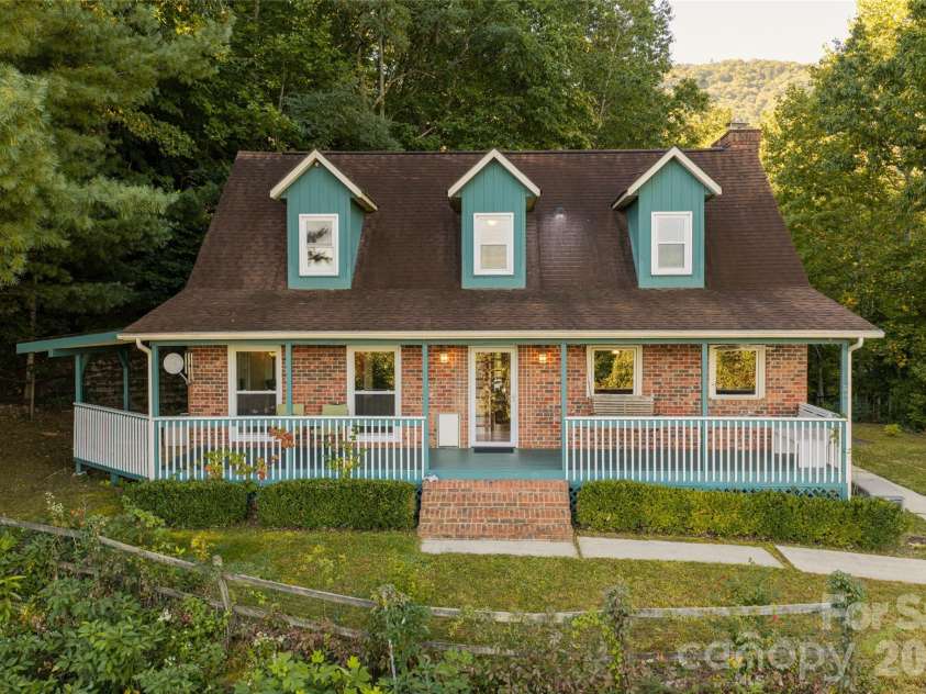 126 Wildflower Cove Drive, Swannanoa, NC 28778.  MLS# CAR4427361, YatesRealty ID 11052. 