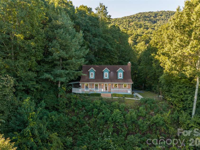 126 Wildflower Cove Drive, Swannanoa, NC 28778.  MLS# CAR4427361, YatesRealty ID 11052. 