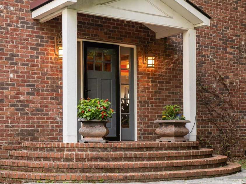 126 Wildflower Cove Drive, Swannanoa, NC 28778.  MLS# CAR4427361, YatesRealty ID 11052. Front approach
