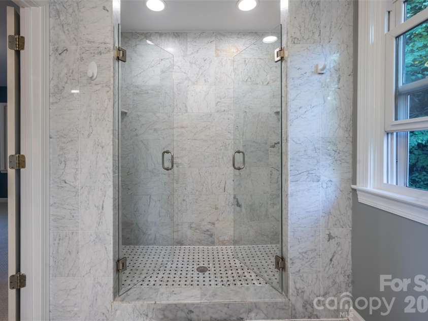 126 Wildflower Cove Drive, Swannanoa, NC 28778.  MLS# CAR4427361, YatesRealty ID 11052. Primary Suite