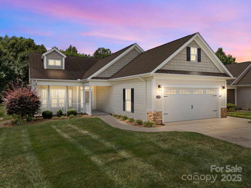 229 River Birch Drive, Salisbury, NC 28146.  MLS# CAR4284984, YatesRealty ID 11052. 