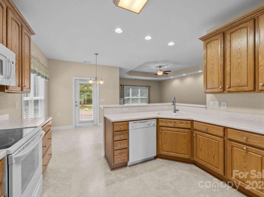 229 River Birch Drive, Salisbury, NC 28146.  MLS# CAR4284984, YatesRealty ID 11052. 