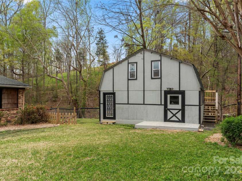 513 Paradise Circle, Belmont, NC 28012.  MLS# CAR4219509, YatesRealty ID 11053. Barn/shop with storage and workshop space on the first floor and heated and cooled space on the second floor (not in the HLA)