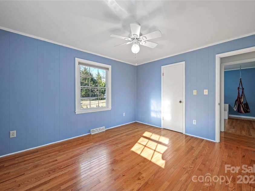 513 Paradise Circle, Belmont, NC 28012.  MLS# CAR4219509, YatesRealty ID 11053. Bed 2