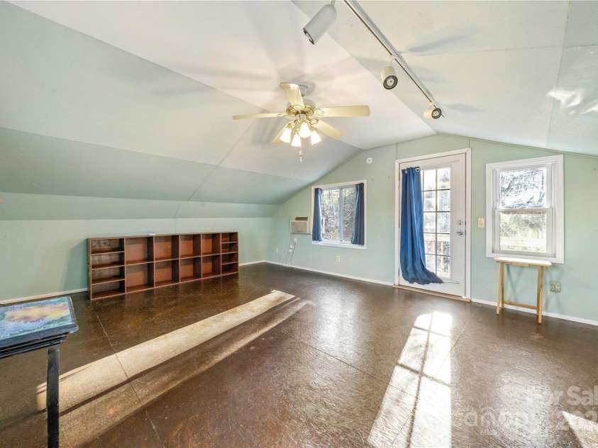 513 Paradise Circle, Belmont, NC 28012.  MLS# CAR4219509, YatesRealty ID 11053. Second floor of workshop