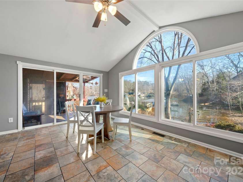 513 Paradise Circle, Belmont, NC 28012.  MLS# CAR4219509, YatesRealty ID 11053. Views of the lake