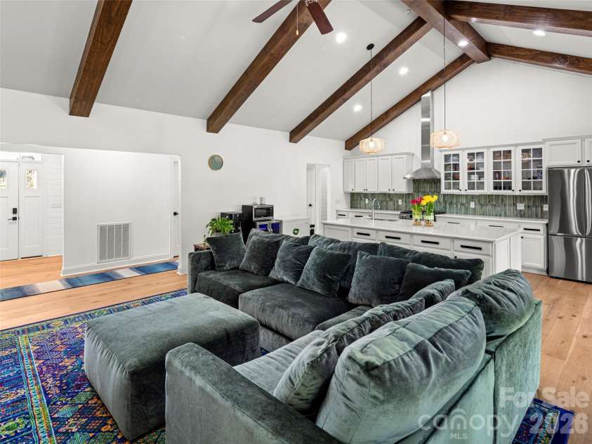 127 Rockbridge Road, Mills River, NC 28759.  MLS# CAR4366297, YatesRealty ID 11054. Lightness and ease in this open space