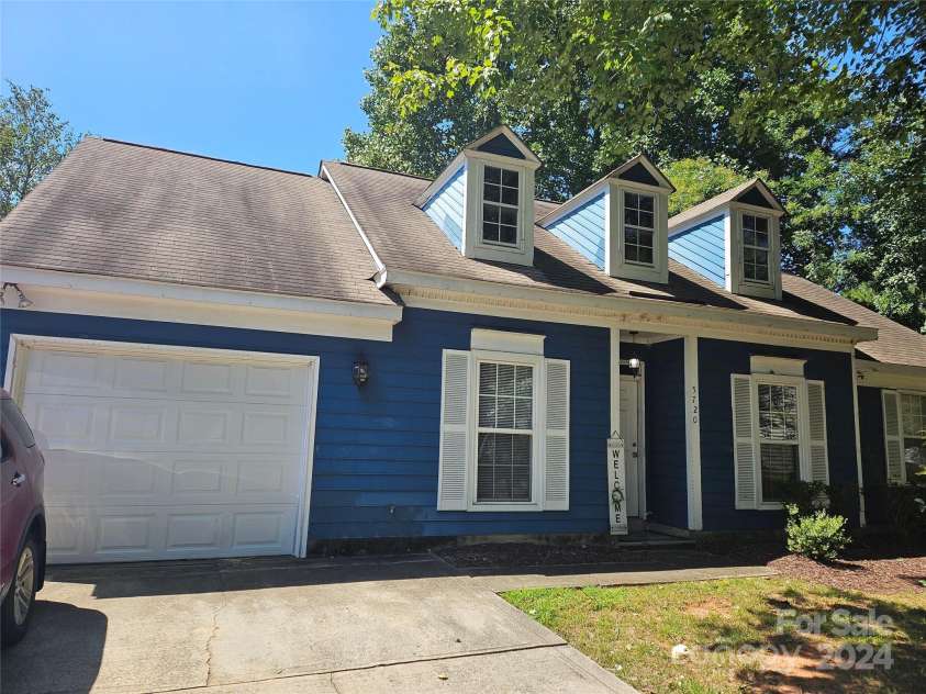 5720 Ebley Lane, Charlotte, NC 28227.  MLS# CAR4179653, YatesRealty ID 11054. 