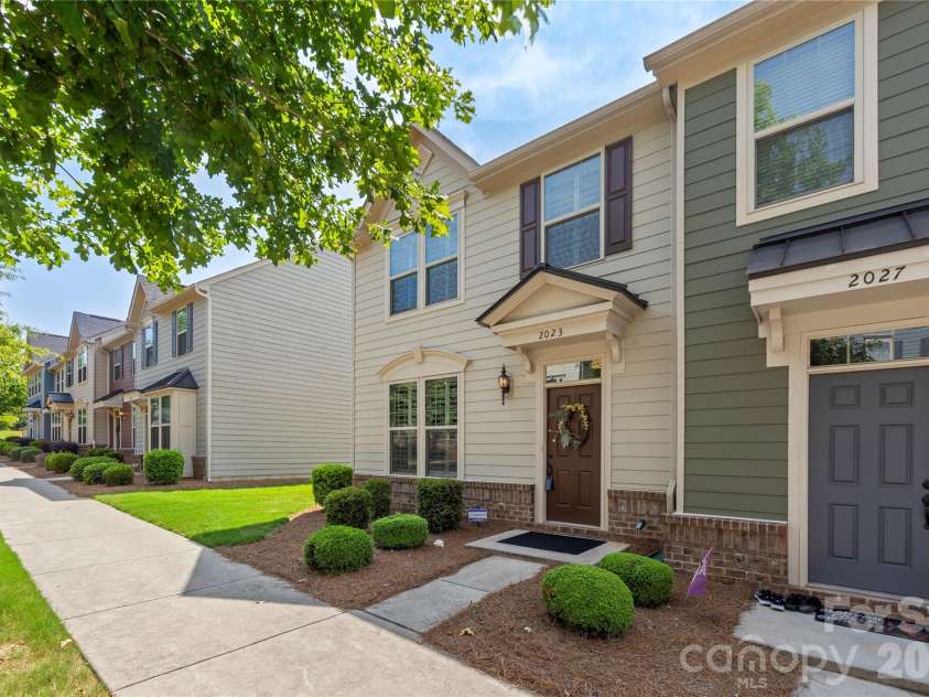 2023 Sage Park Drive, Charlotte, NC 28217.  MLS# CAR4399356, YatesRealty ID 11055. 
