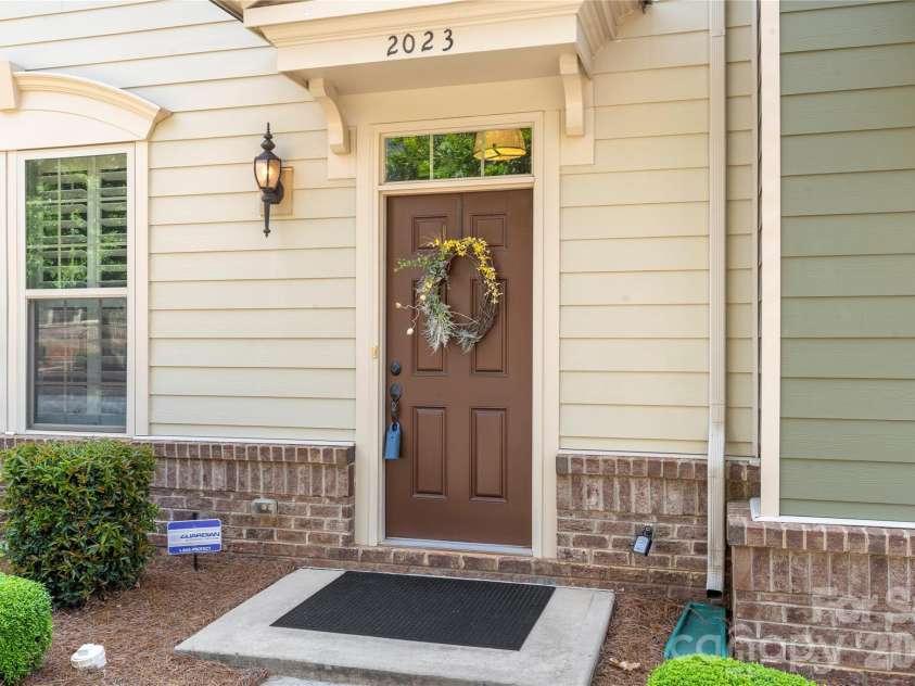 2023 Sage Park Drive, Charlotte, NC 28217.  MLS# CAR4399356, YatesRealty ID 11055. 