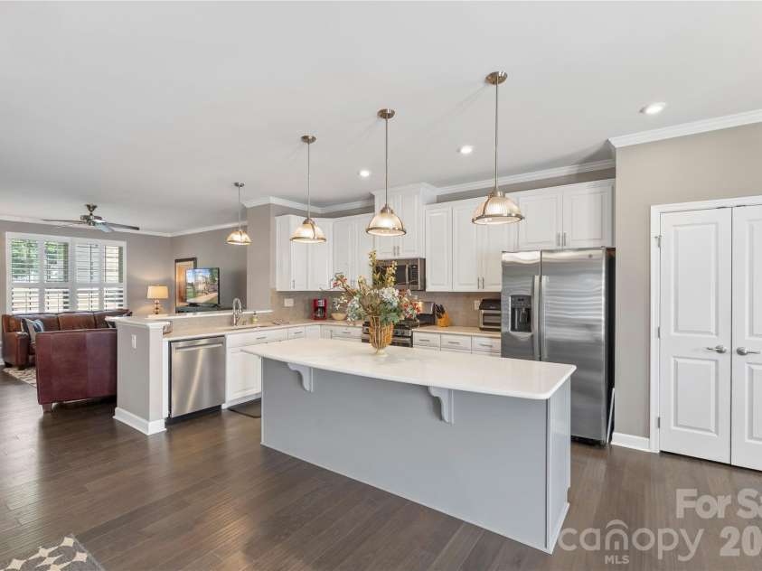 2023 Sage Park Drive, Charlotte, NC 28217.  MLS# CAR4399356, YatesRealty ID 11055. 