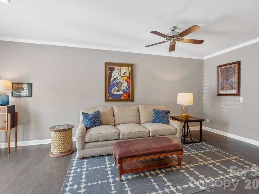 2023 Sage Park Drive, Charlotte, NC 28217.  MLS# CAR4399356, YatesRealty ID 11055. 