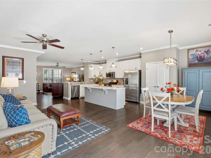 2023 Sage Park Drive, Charlotte, NC 28217.  MLS# CAR4399356, YatesRealty ID 11055. 