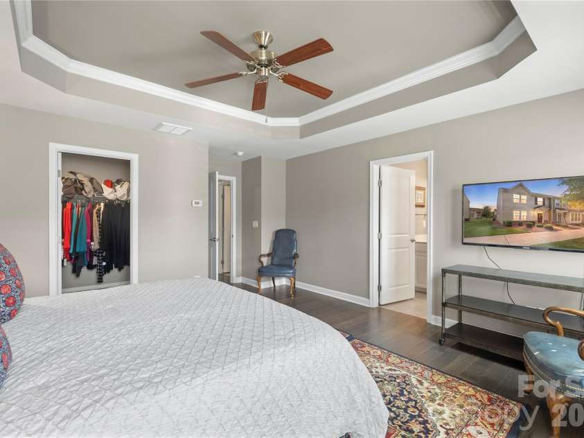 2023 Sage Park Drive, Charlotte, NC 28217.  MLS# CAR4399356, YatesRealty ID 11055. 