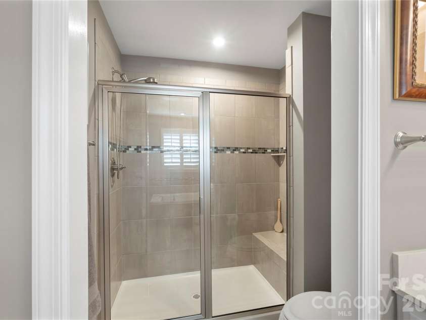 2023 Sage Park Drive, Charlotte, NC 28217.  MLS# CAR4399356, YatesRealty ID 11055. 