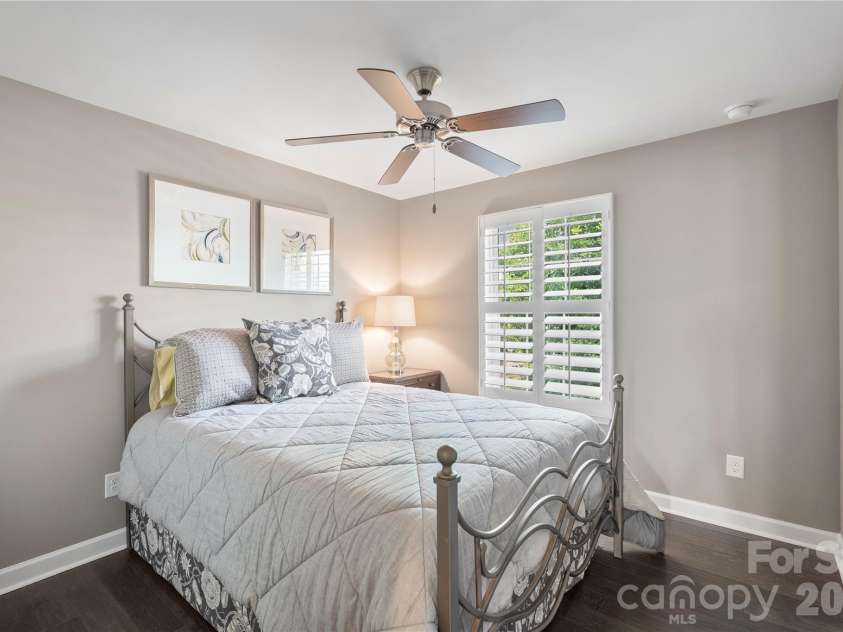 2023 Sage Park Drive, Charlotte, NC 28217.  MLS# CAR4399356, YatesRealty ID 11055. 