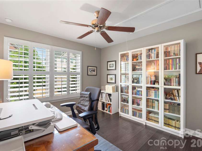 2023 Sage Park Drive, Charlotte, NC 28217.  MLS# CAR4399356, YatesRealty ID 11055. 