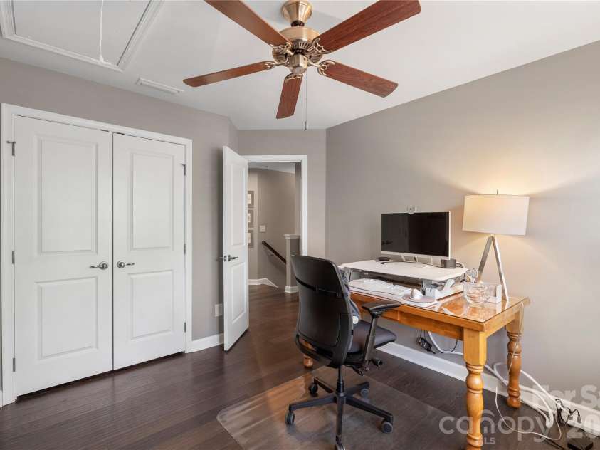 2023 Sage Park Drive, Charlotte, NC 28217.  MLS# CAR4399356, YatesRealty ID 11055. 