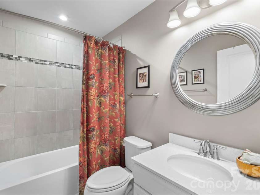 2023 Sage Park Drive, Charlotte, NC 28217.  MLS# CAR4399356, YatesRealty ID 11055. 
