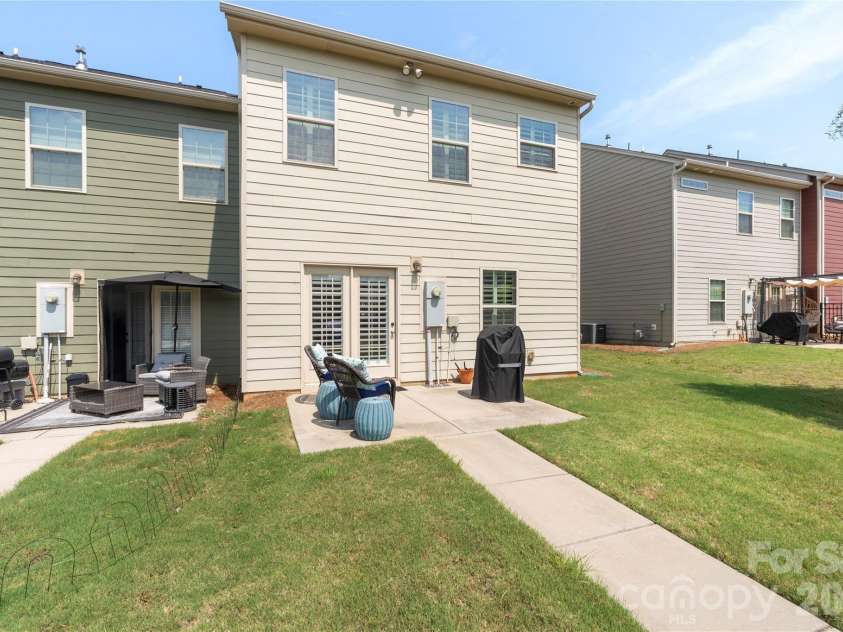 2023 Sage Park Drive, Charlotte, NC 28217.  MLS# CAR4399356, YatesRealty ID 11055. 
