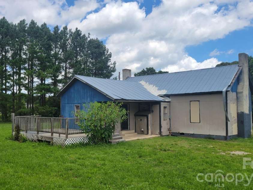 1672 Riverview Road, Lincolnton, NC 28092.  MLS# CAR4271400, YatesRealty ID 11056. Back view