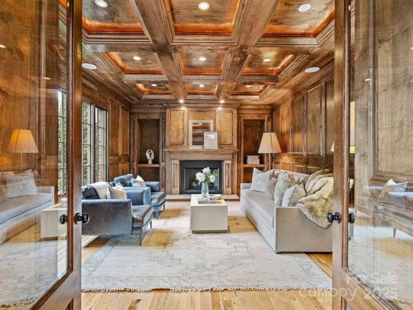 4400 Sharon View Road, Charlotte, NC 28226.  MLS# CAR4243534, YatesRealty ID 11056. 