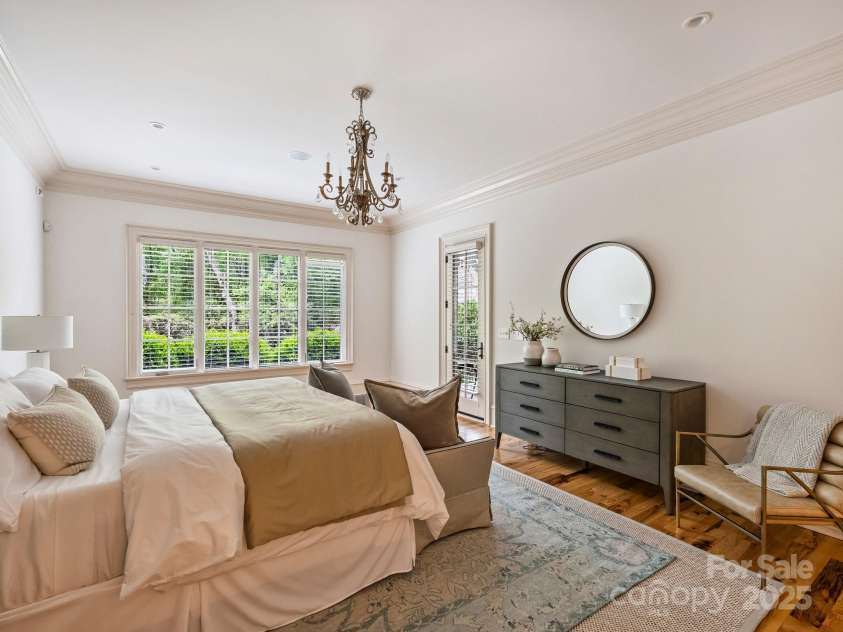 4400 Sharon View Road, Charlotte, NC 28226.  MLS# CAR4243534, YatesRealty ID 11056. 