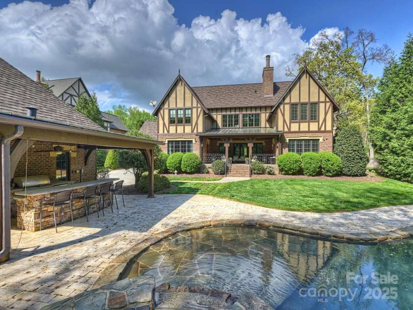 4400 Sharon View Road, Charlotte, NC 28226.  MLS# CAR4243534, YatesRealty ID 11056. 