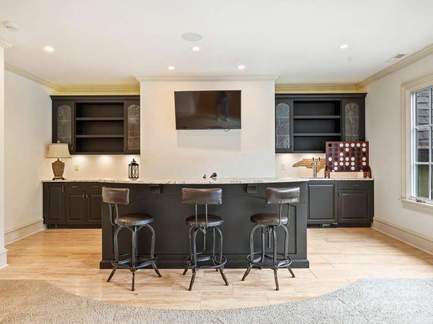 4400 Sharon View Road, Charlotte, NC 28226.  MLS# CAR4243534, YatesRealty ID 11056. Bonus Room with great entertaining space