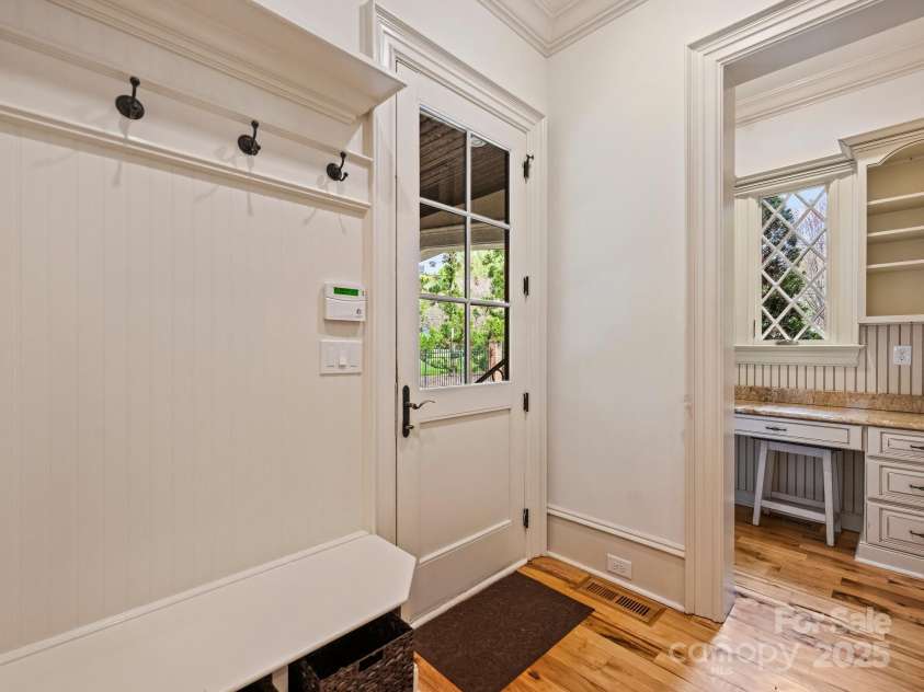 4400 Sharon View Road, Charlotte, NC 28226.  MLS# CAR4243534, YatesRealty ID 11056. Drop Zone