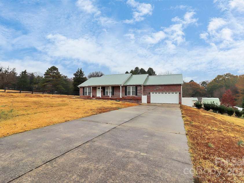 2945 Parks Lafferty Road, Concord, NC 28025.  MLS# CAR4205547, YatesRealty ID 11058. 