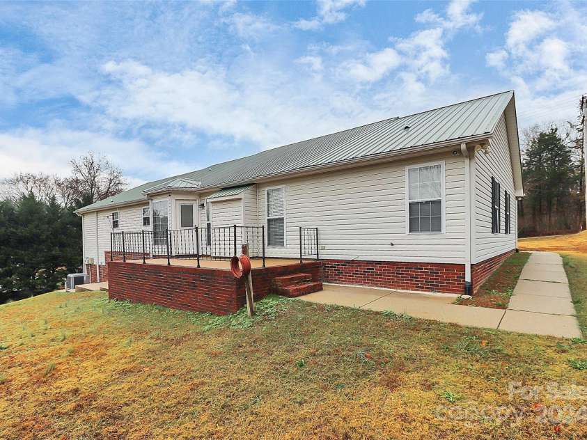 2945 Parks Lafferty Road, Concord, NC 28025.  MLS# CAR4205547, YatesRealty ID 11058. 