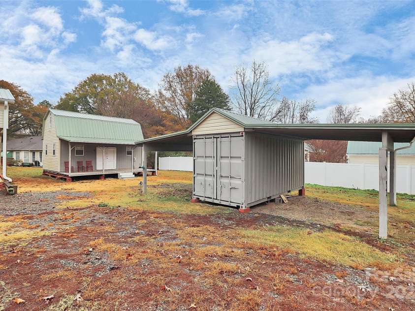 2945 Parks Lafferty Road, Concord, NC 28025.  MLS# CAR4205547, YatesRealty ID 11058. 