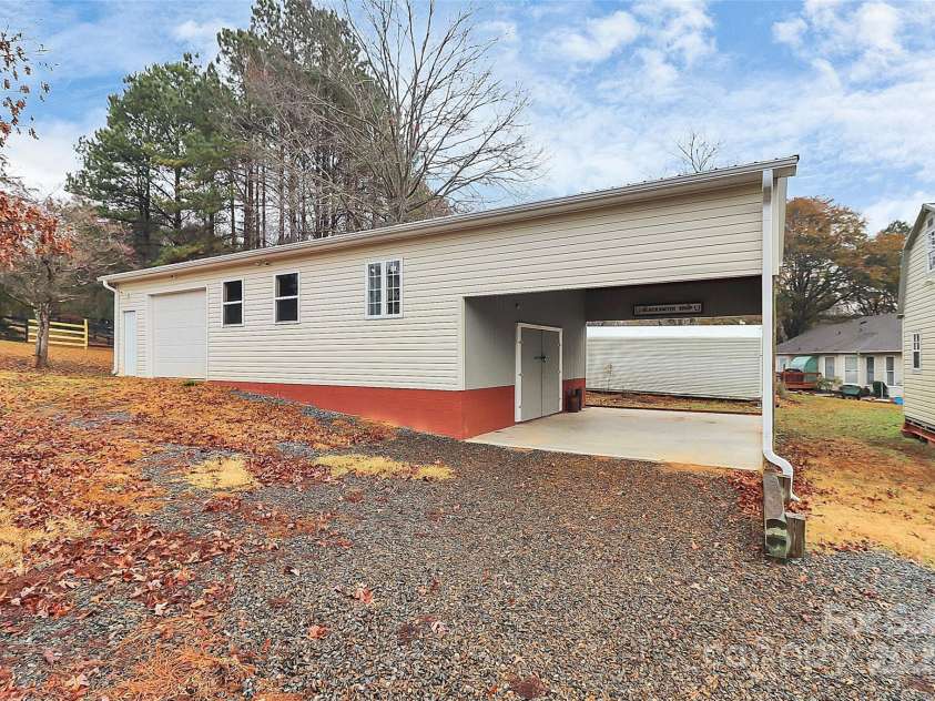 2945 Parks Lafferty Road, Concord, NC 28025.  MLS# CAR4205547, YatesRealty ID 11058. 