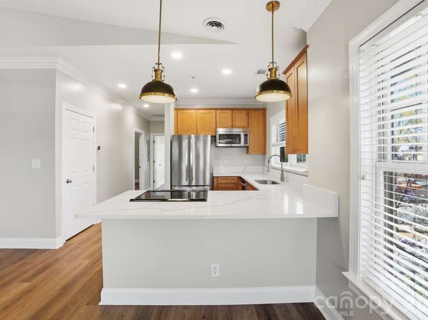 111 Summit Avenue, Charlotte, NC 28208.  MLS# CAR4356986, YatesRealty ID 11059. 