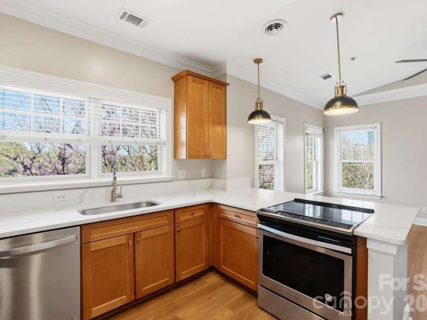 111 Summit Avenue, Charlotte, NC 28208.  MLS# CAR4356986, YatesRealty ID 11059. 