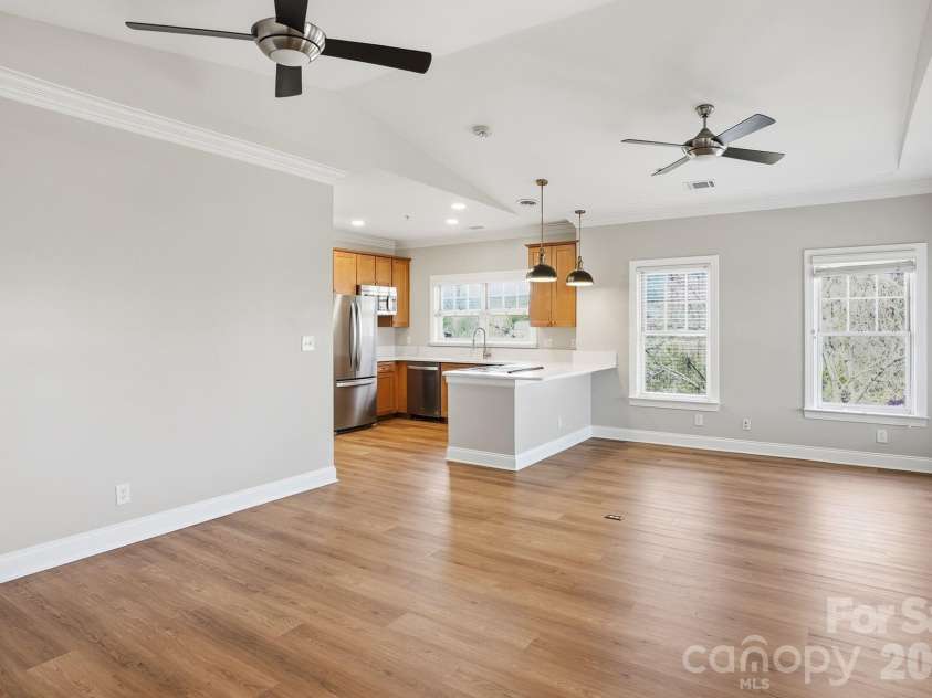 111 Summit Avenue, Charlotte, NC 28208.  MLS# CAR4356986, YatesRealty ID 11059. 