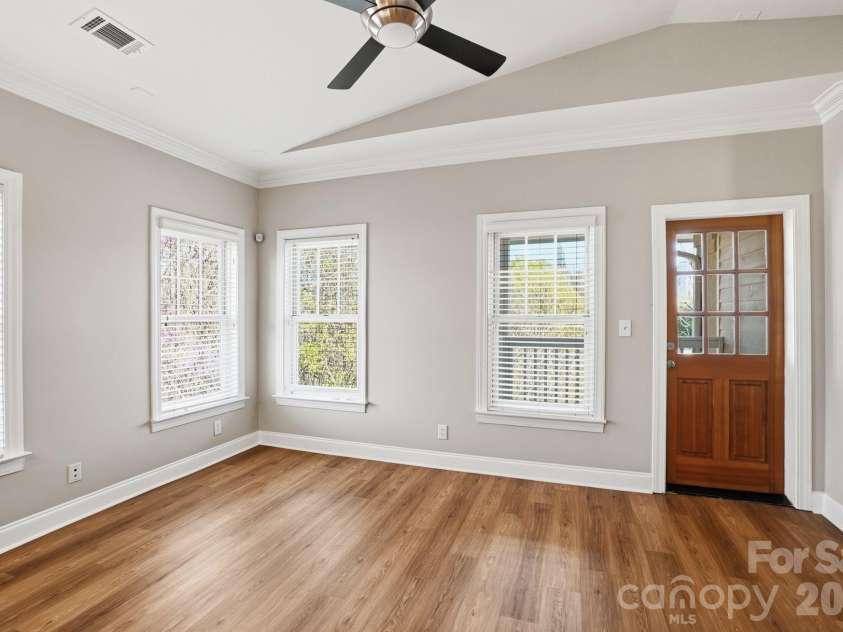 111 Summit Avenue, Charlotte, NC 28208.  MLS# CAR4356986, YatesRealty ID 11059. 