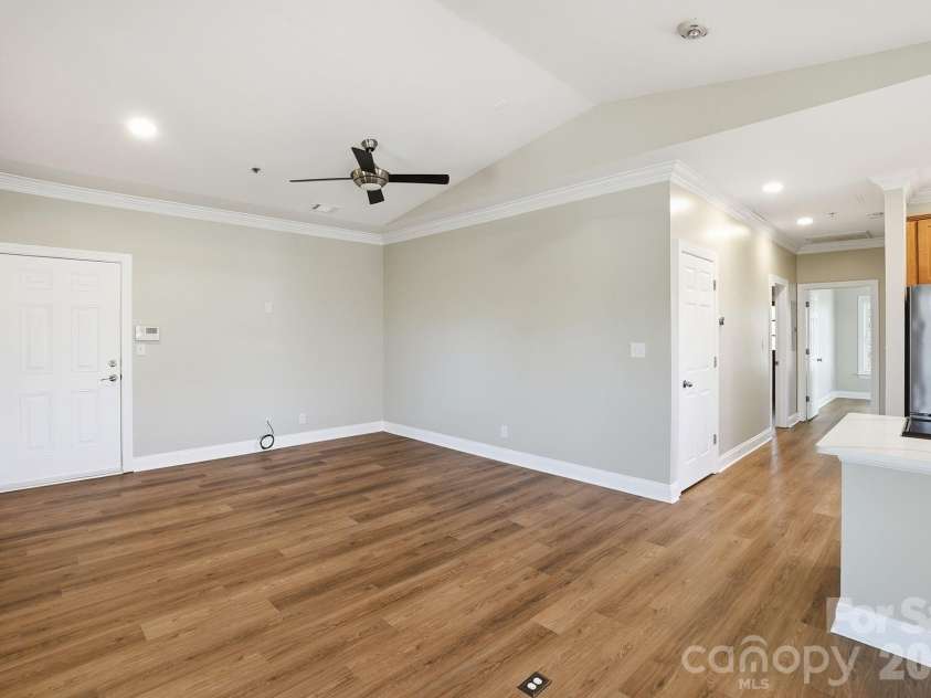 111 Summit Avenue, Charlotte, NC 28208.  MLS# CAR4356986, YatesRealty ID 11059. 