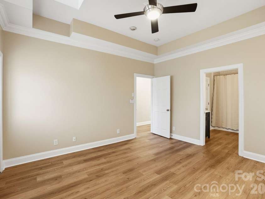 111 Summit Avenue, Charlotte, NC 28208.  MLS# CAR4356986, YatesRealty ID 11059. 