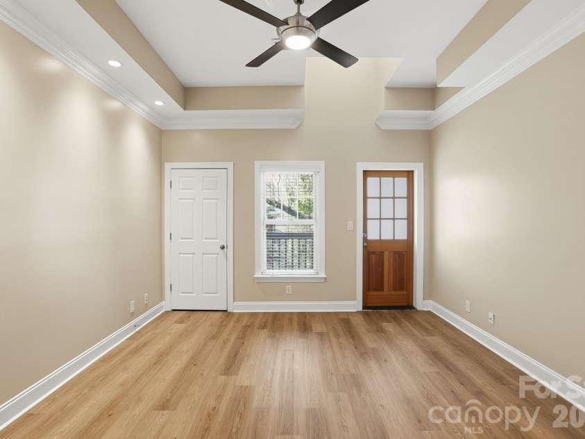 111 Summit Avenue, Charlotte, NC 28208.  MLS# CAR4356986, YatesRealty ID 11059. 