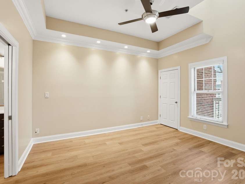 111 Summit Avenue, Charlotte, NC 28208.  MLS# CAR4356986, YatesRealty ID 11059. 