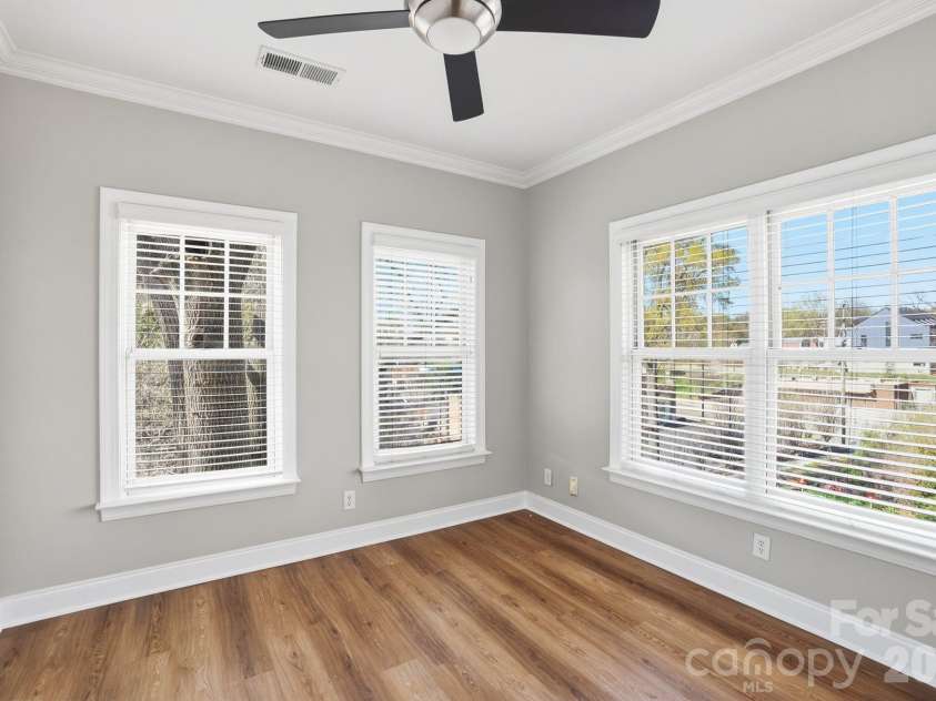 111 Summit Avenue, Charlotte, NC 28208.  MLS# CAR4356986, YatesRealty ID 11059. 