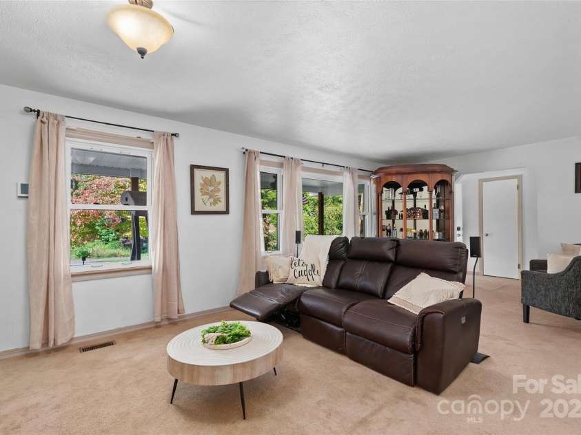 121 Auburn Park Drive, Waynesville, NC 28786.  MLS# CAR4180555, YatesRealty ID 1106. 