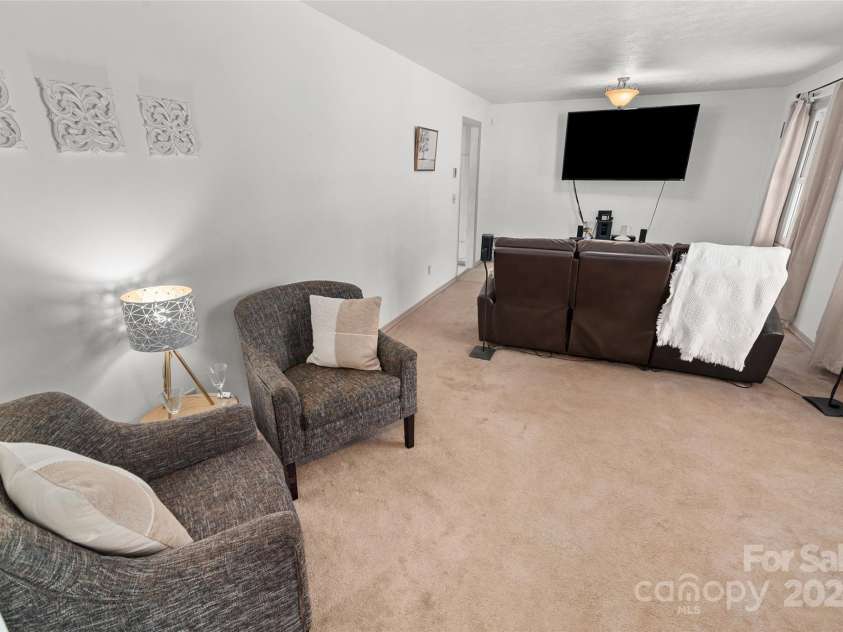 121 Auburn Park Drive, Waynesville, NC 28786.  MLS# CAR4180555, YatesRealty ID 1106. 