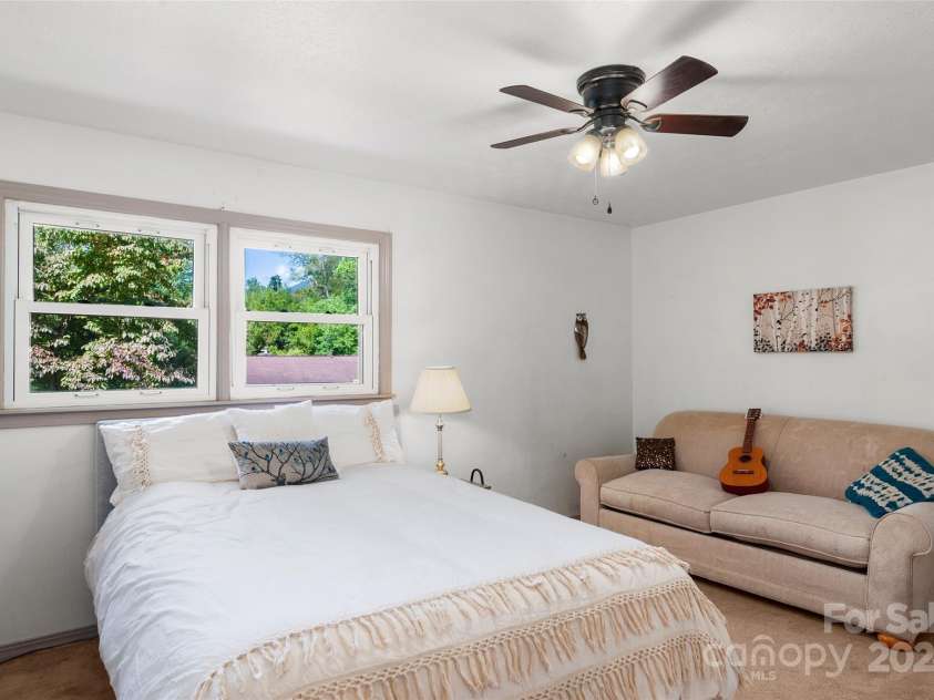 121 Auburn Park Drive, Waynesville, NC 28786.  MLS# CAR4180555, YatesRealty ID 1106. 