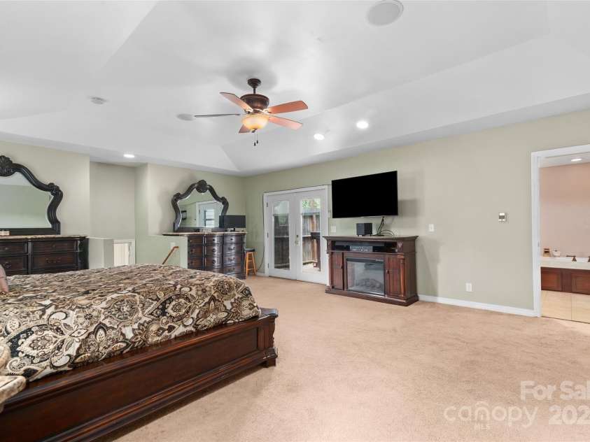 121 Auburn Park Drive, Waynesville, NC 28786.  MLS# CAR4180555, YatesRealty ID 1106. 